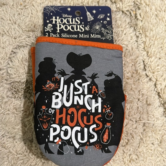 Disney Hocus Pocus 2 Pack oven mitts Halloween NEW - Picture 7 of 7
